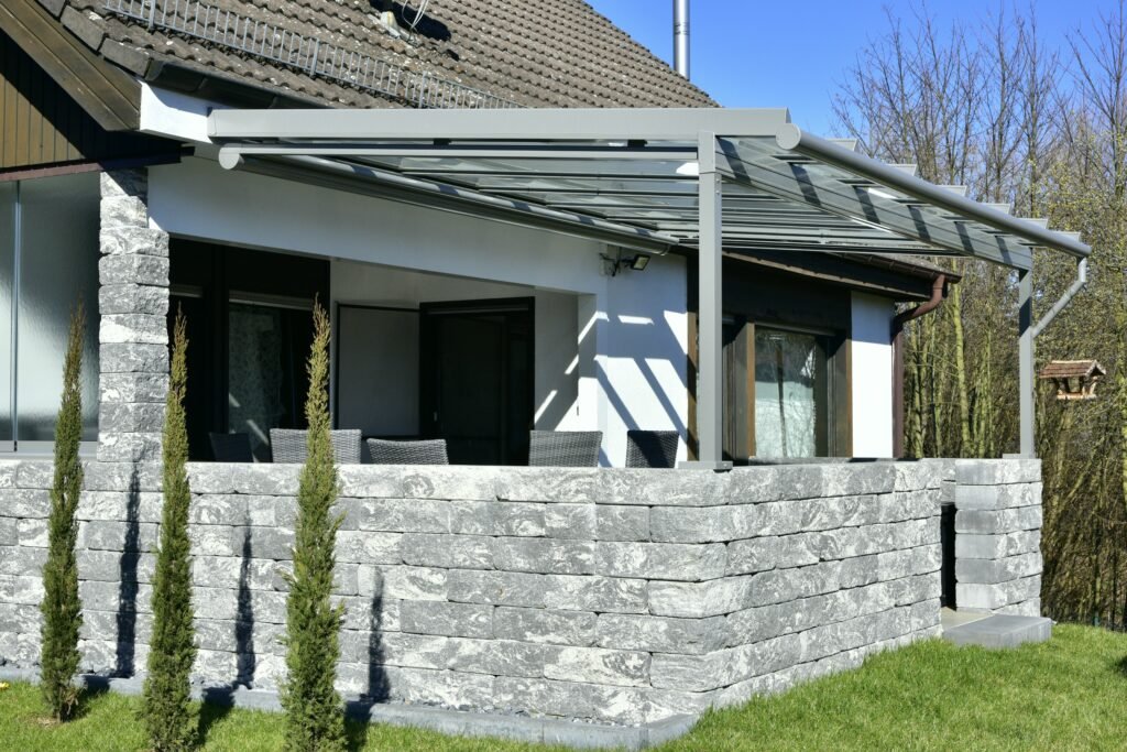 Pergola als Sonnenschutz Terrassenüberdachung Neuenhagen